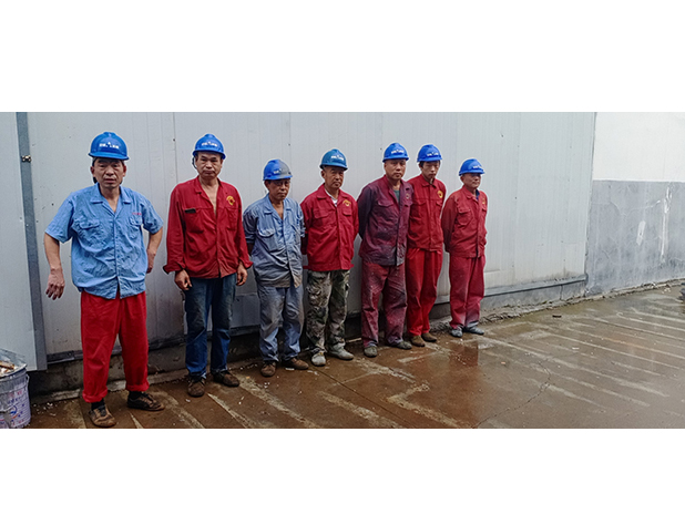 Xuanyuan group staff construction site